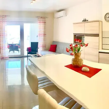 Appartement Lucie 4 Biograd Na Moru
