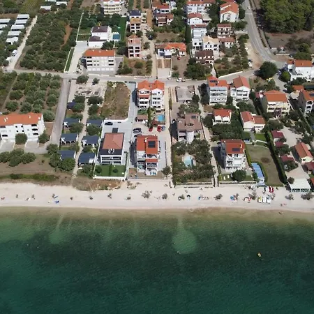 Lucie 4 * Biograd Na Moru