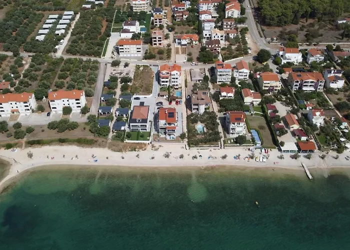 Lucie 4 * Biograd Na Moru